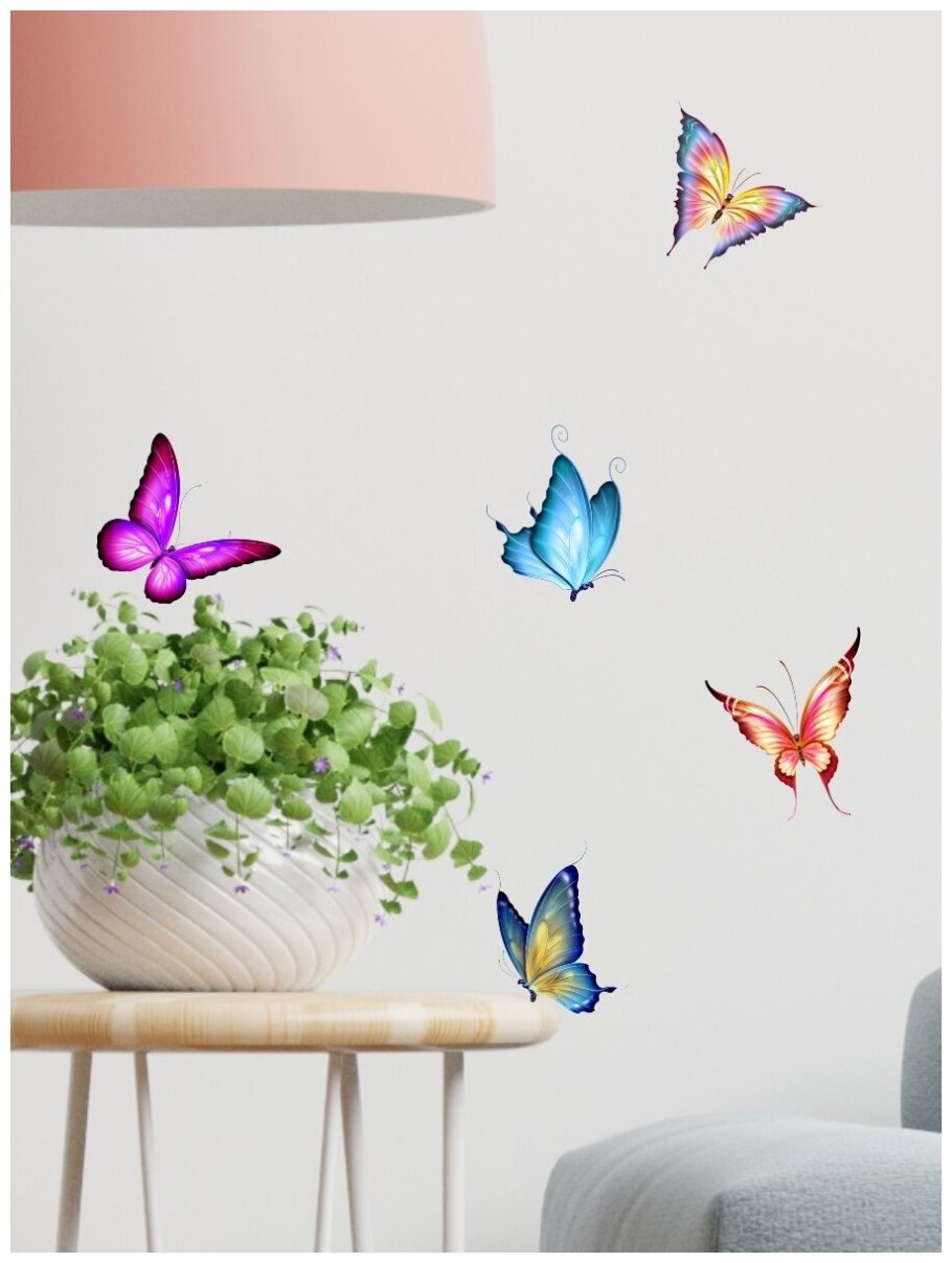 Пластиковые панели с бабочками в интерьере