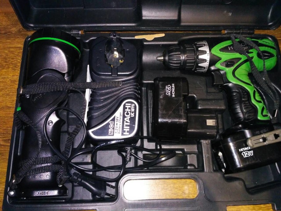 Хитачи 18 вольт шуруповерт с фонариком