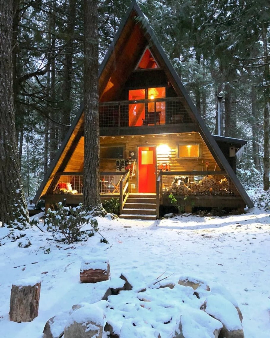 Домик шалаш Манская Заимка