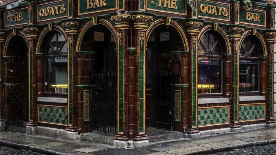 Ирландский паб Дублин вид снаружи