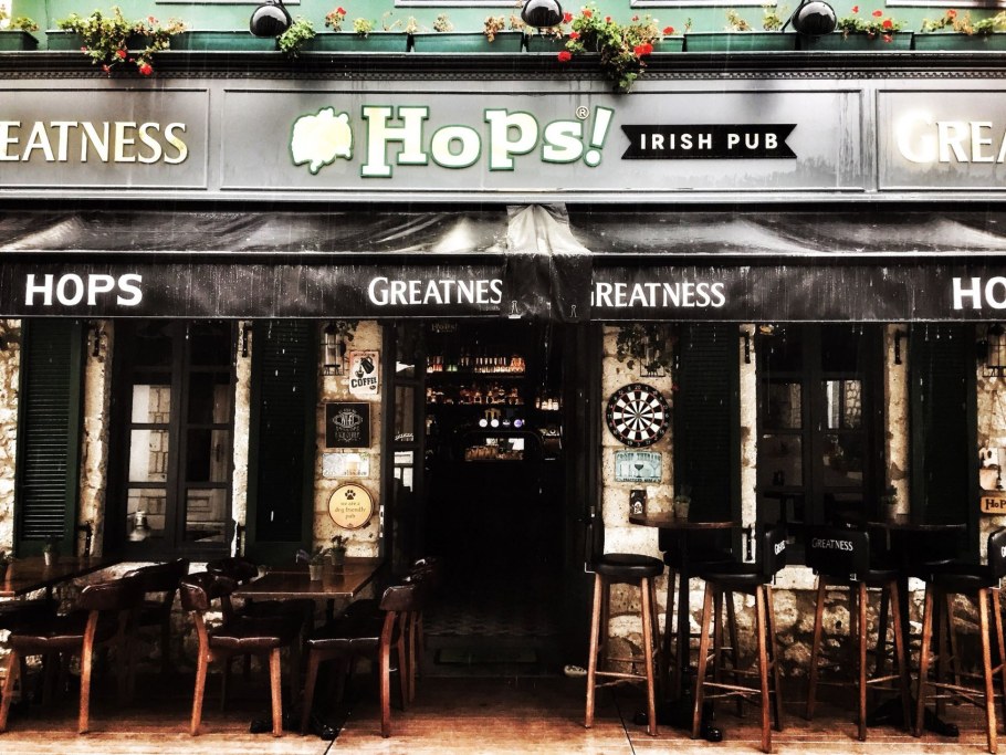 Ирландский паб снаружи