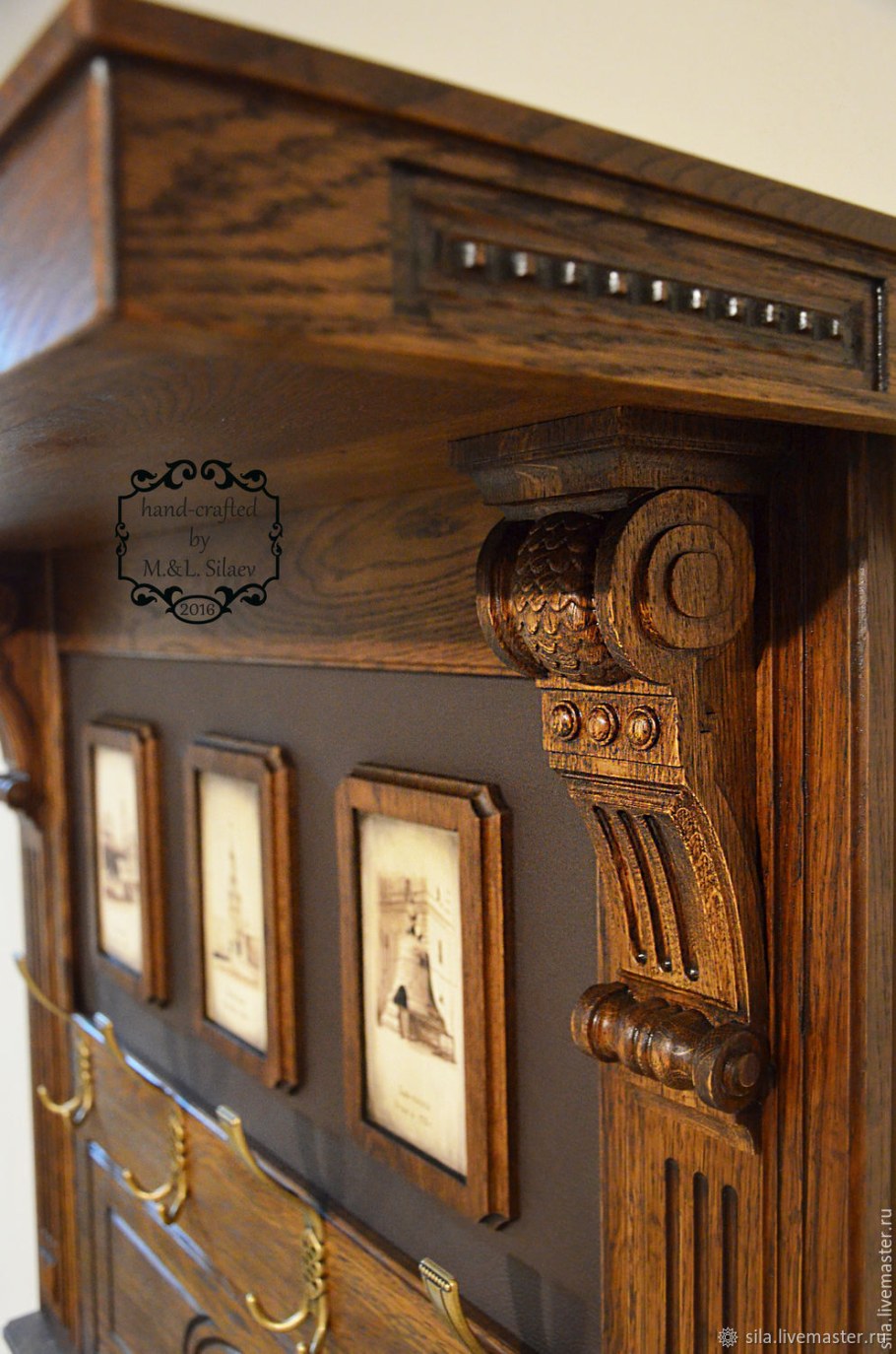 Прихожая из массива дерева