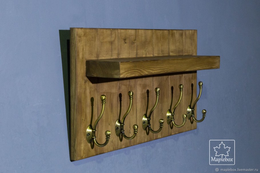 Вешалка из массива дерева настенная