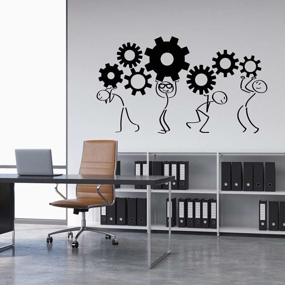 Украшение стены в офисе