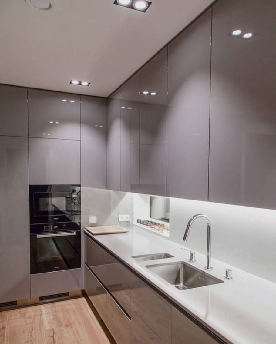 Глянцевые кухни