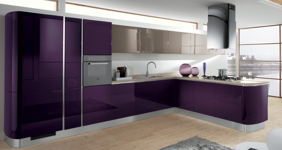 Темно сиреневая кухня