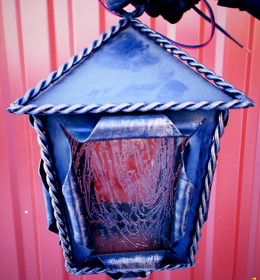 Фонарь из жести