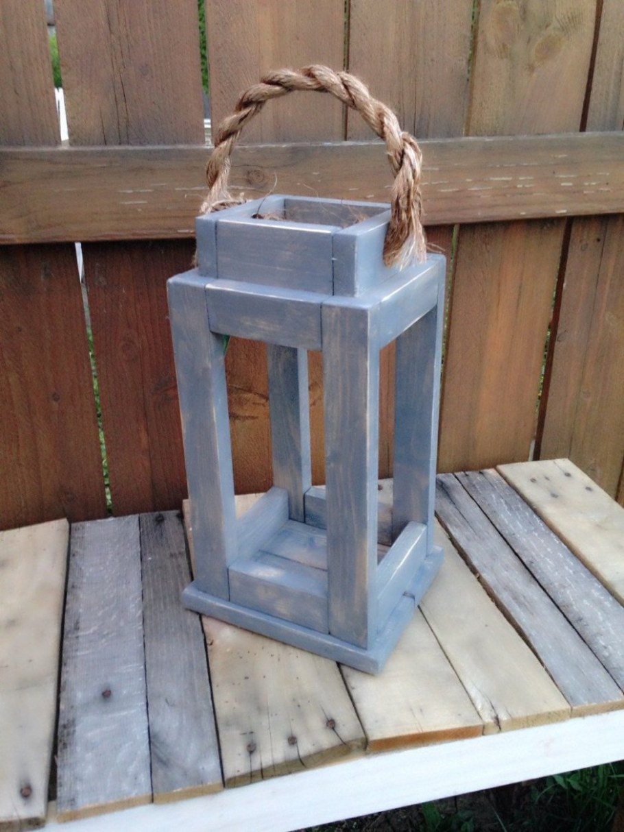 Фонарь из дерева