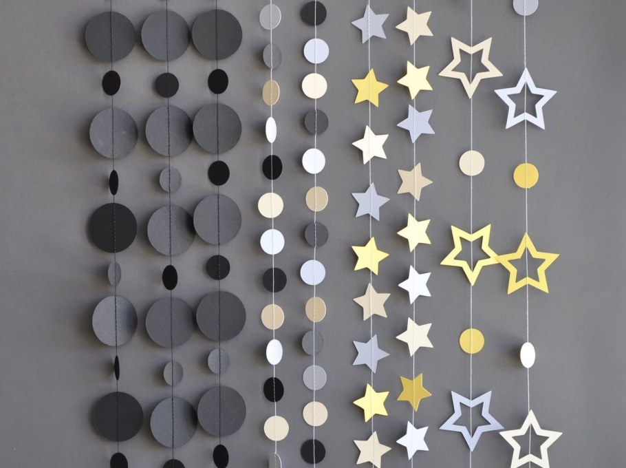Гирлянда из бумажных звезд