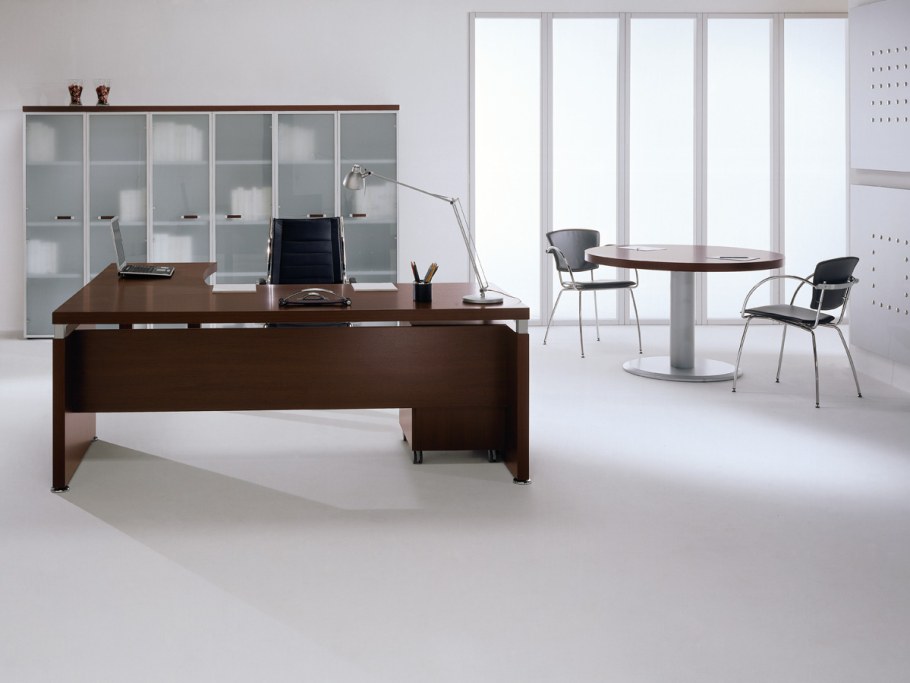 Aran стол leader