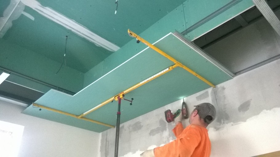 Приспособление для ГКЛ на потолок