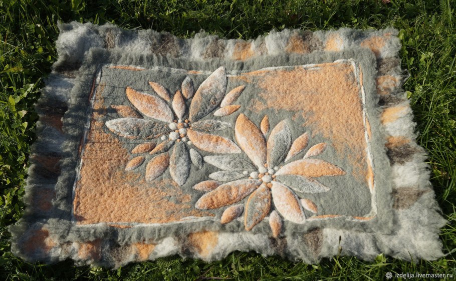 Валяный ковер