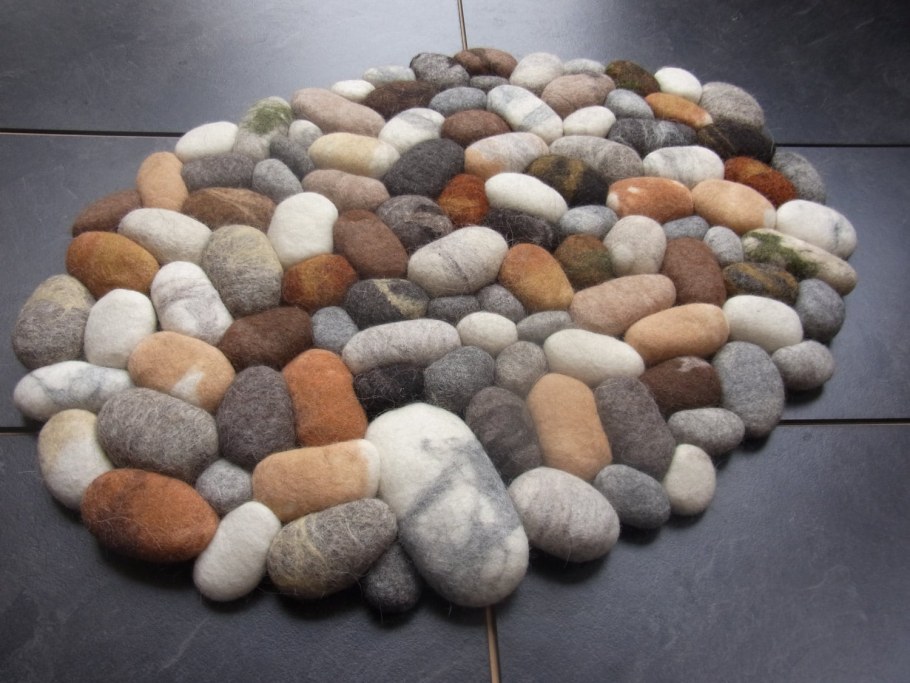 Ковер из овечьей шерсти валяный