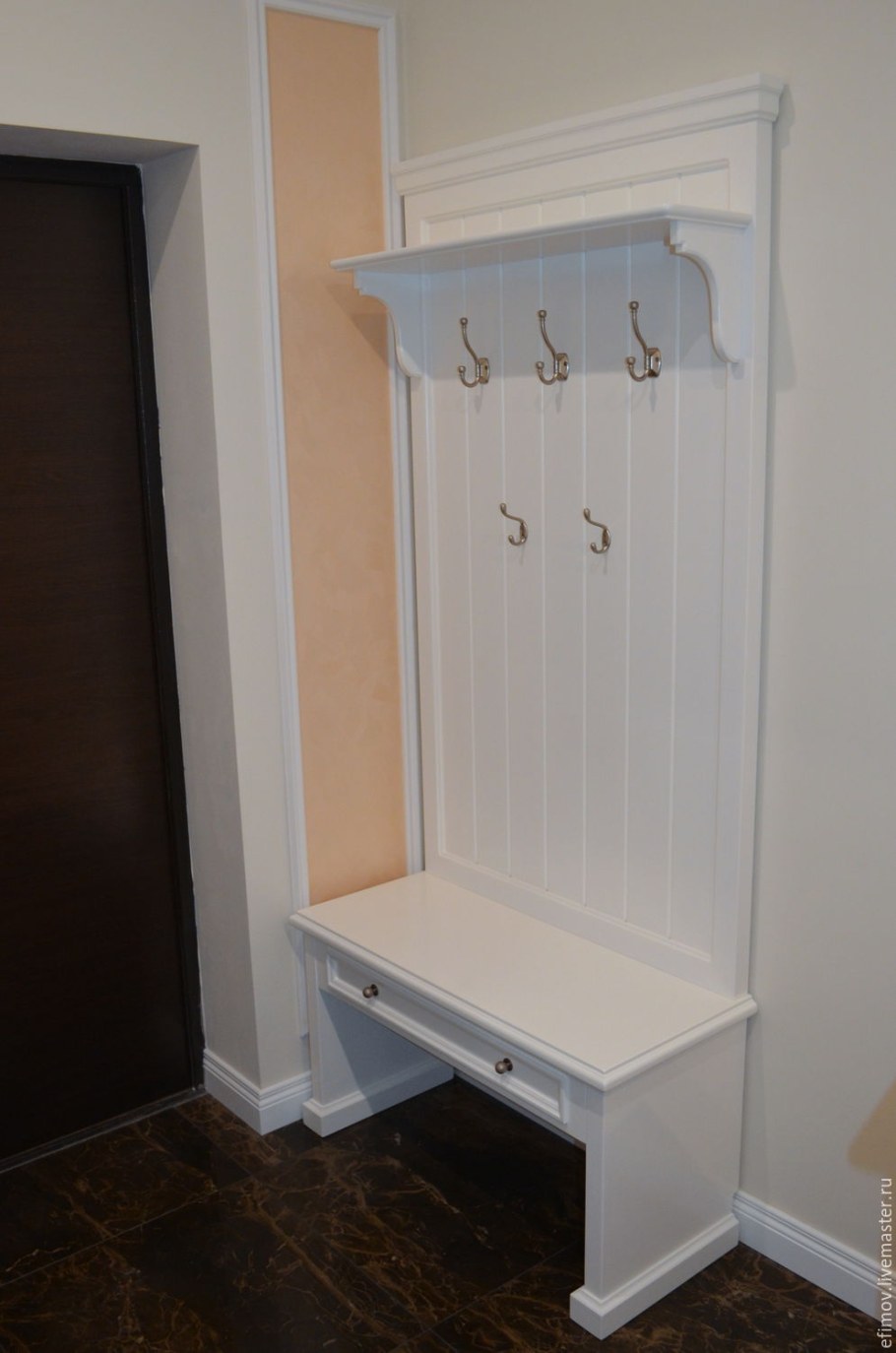 Крючки для прихожей