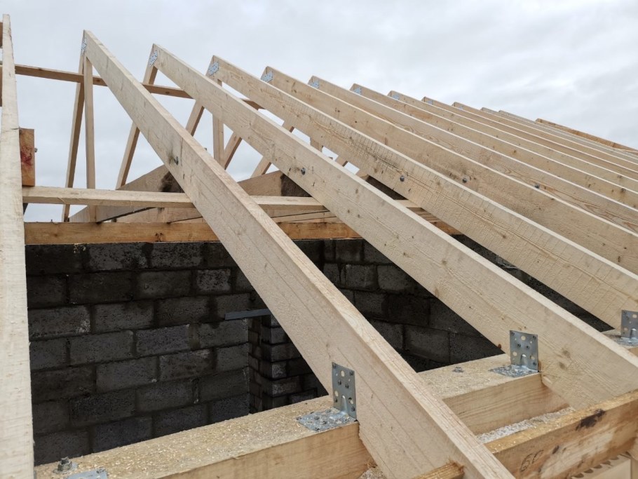 Фронтон крыши из керамзитоблоков