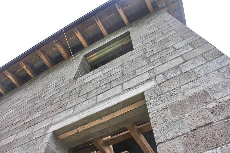 Оконные перемычки для керамзитобетонных блоков