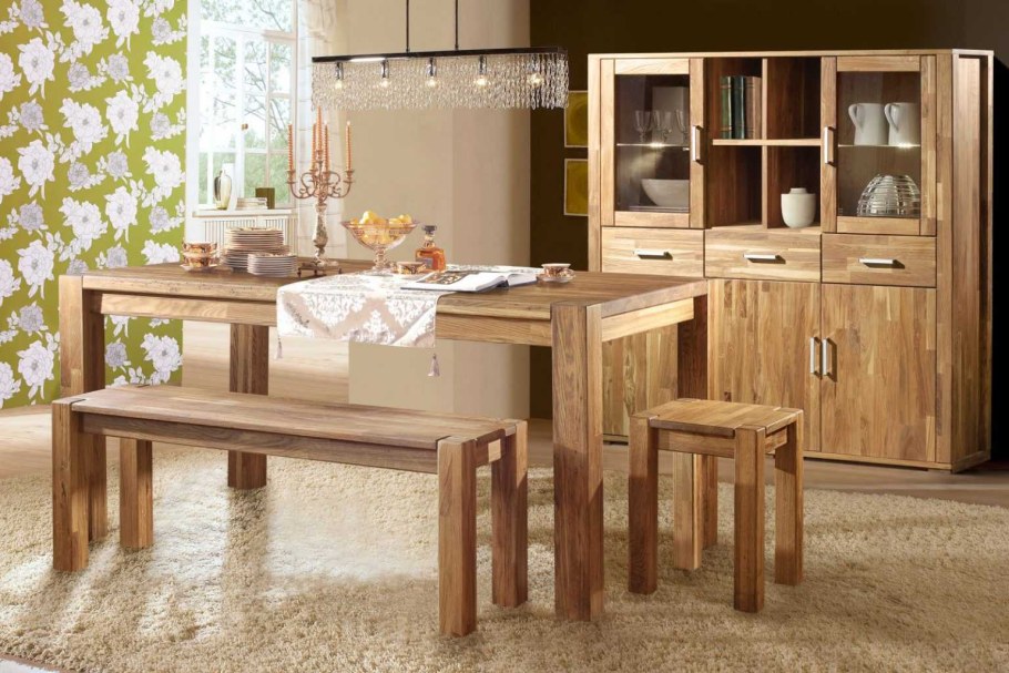 Деревянный стол на кухню