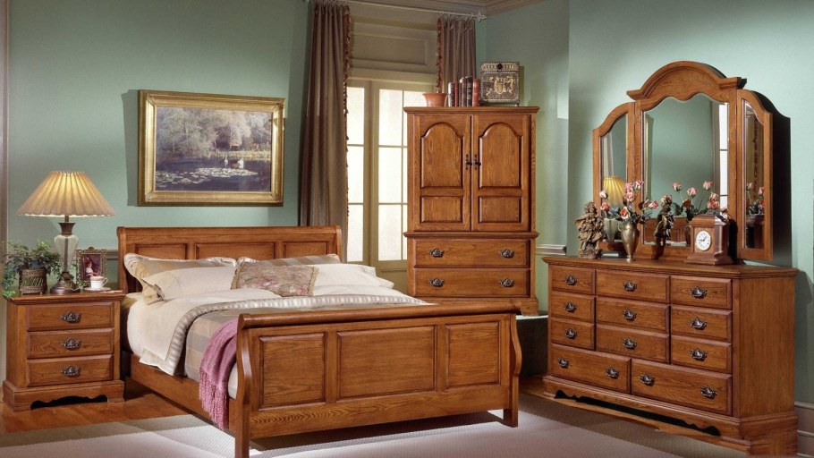 Спальня из дерева