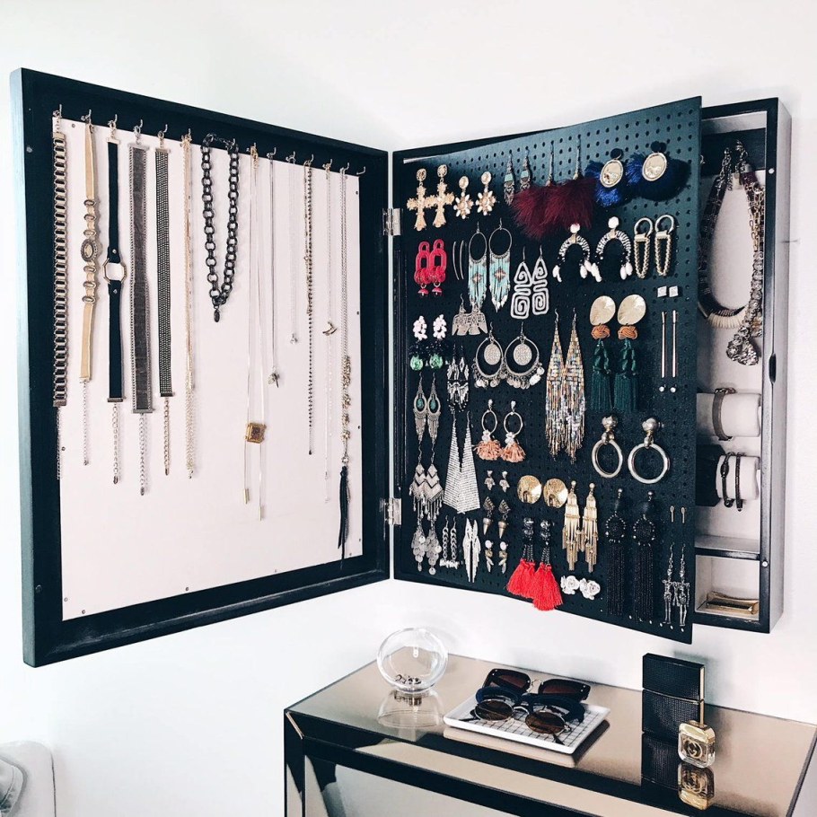 Настенный органайзер для украшений