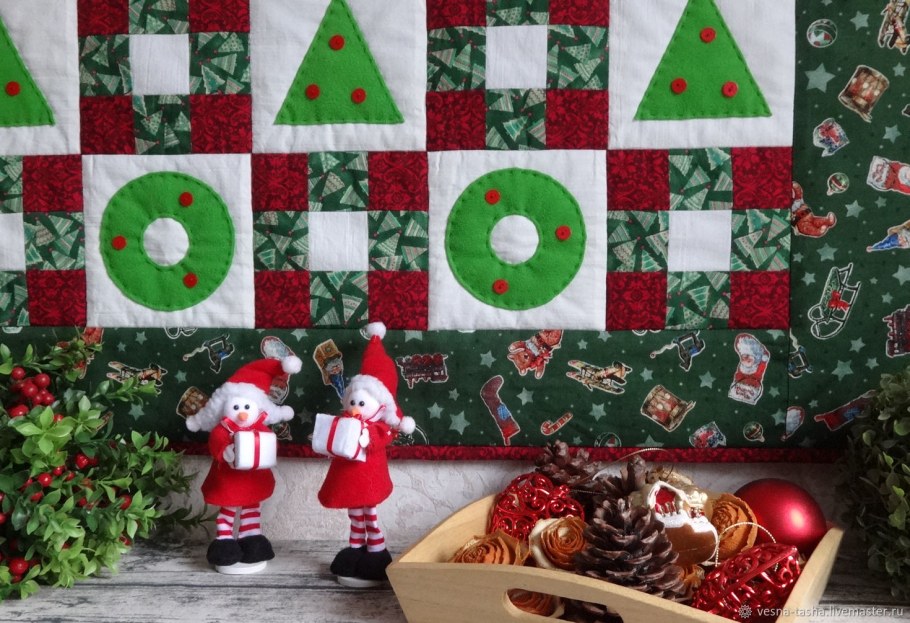 Новогоднее панно в стиле пэчворк