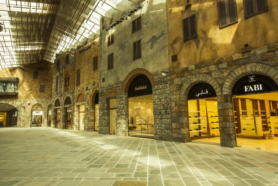 Дубай Outlet Village Mall