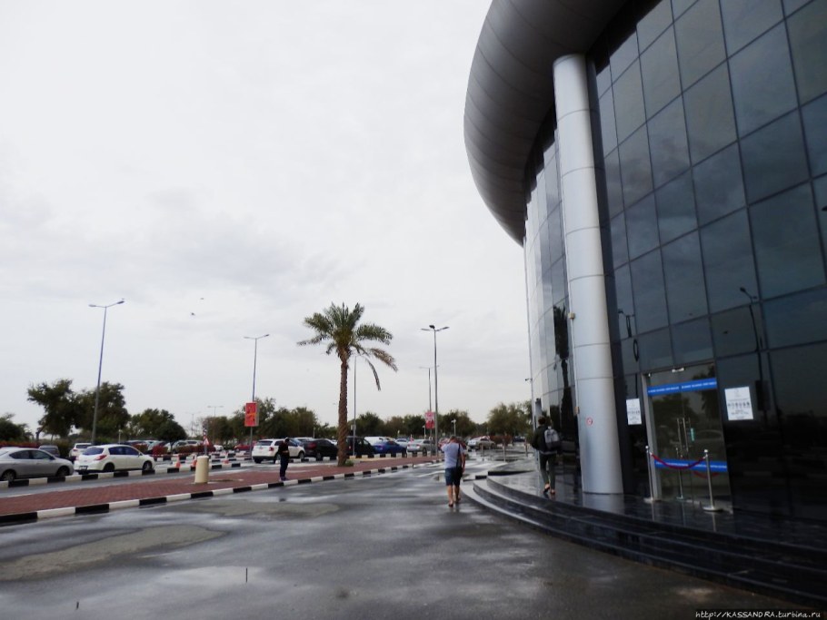 Дубай аутлет Молл магазины