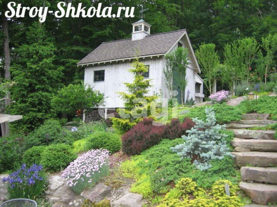 Дача на склоне