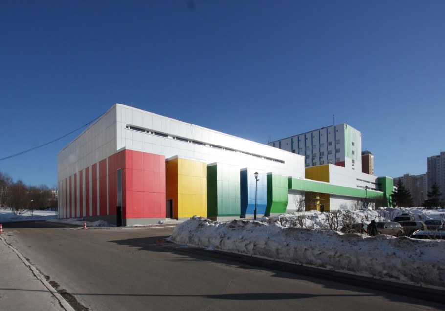 Фасад медицинский центр зеленый