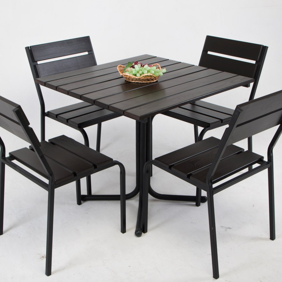 Уличные столы и стулья для кафе