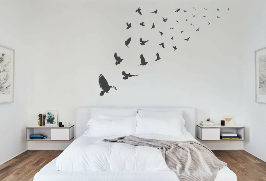 Декоративная стая птица интерьере