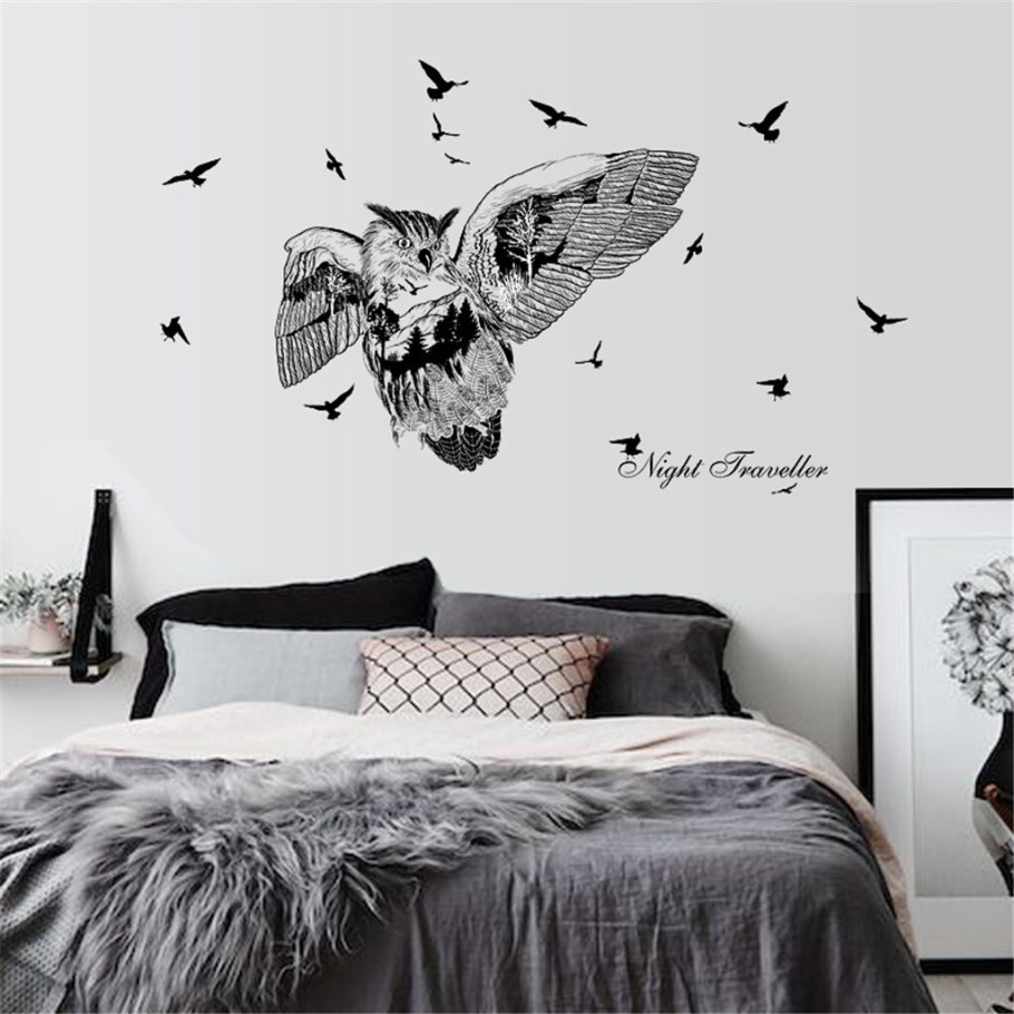 Птички на стене в спальне