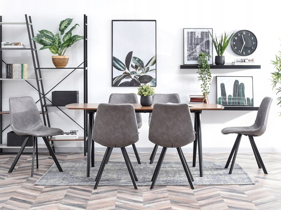 Стул с металлическими ножками в интерьере