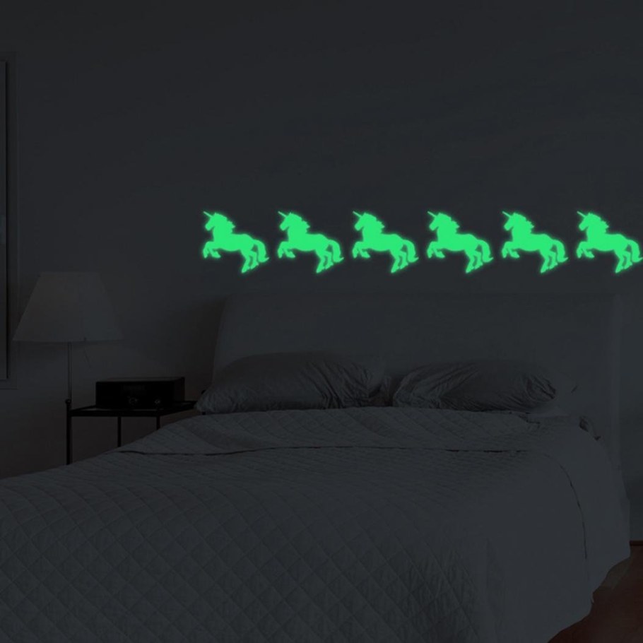 Наклейки на стену светящиеся в темноте