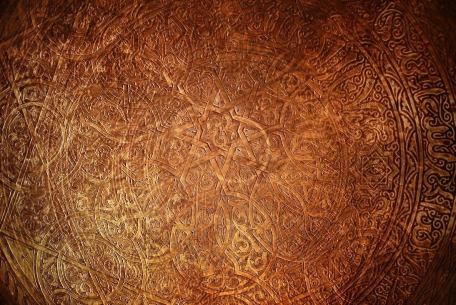 Фон коричневый с золотом