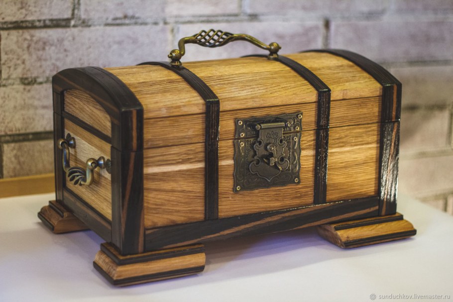 Ларец дубовый