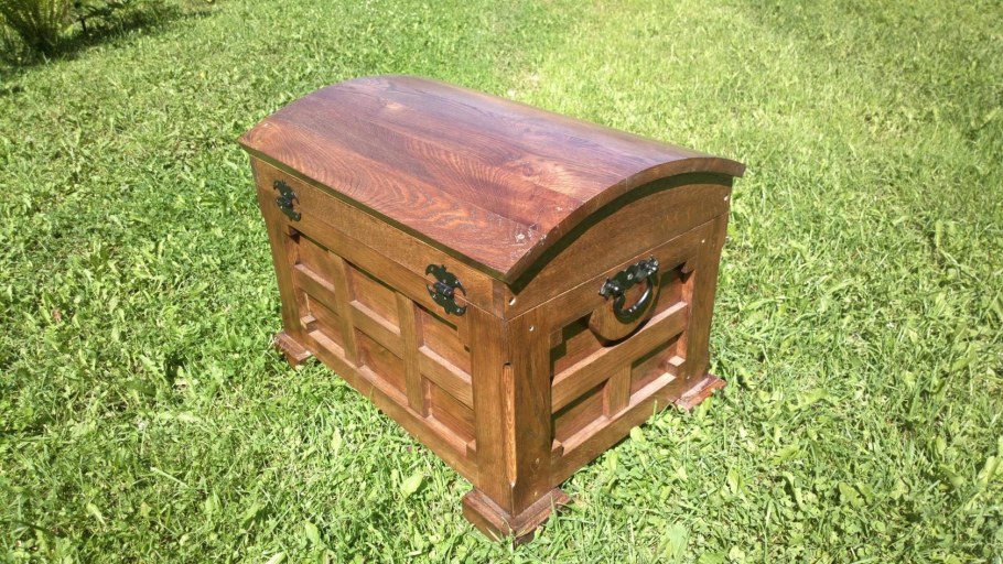 Сундук на дубе