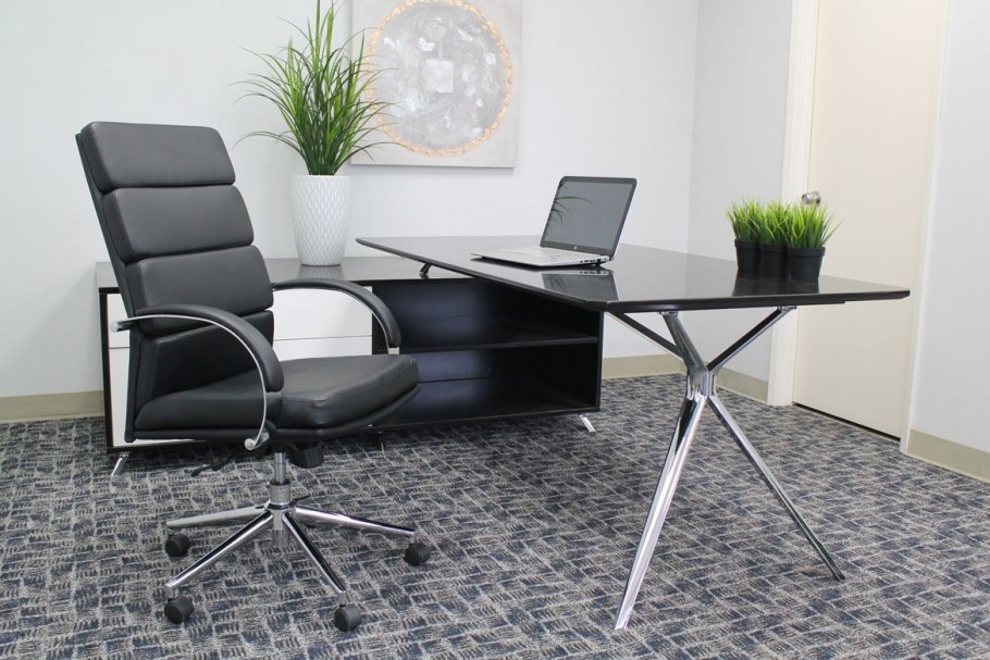 Офисное кресло b825