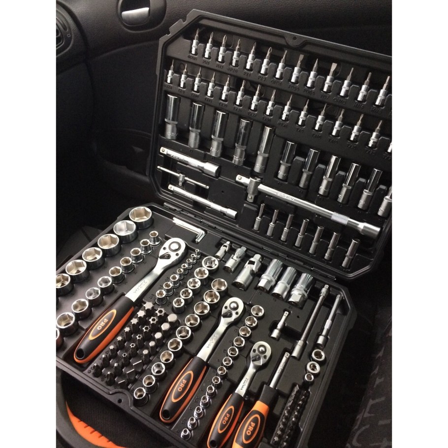 Набор автомобильных инструментов STARTUL Pro-172