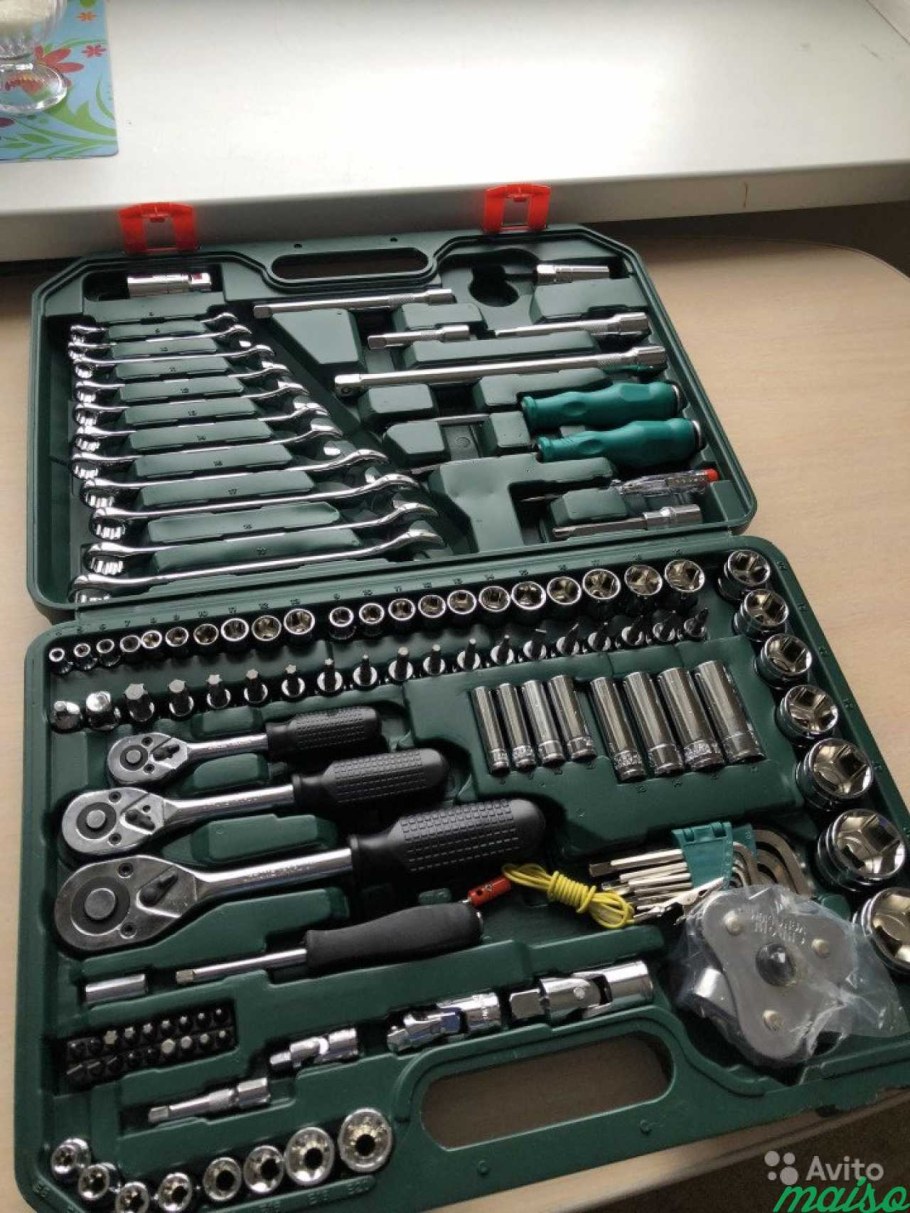 Автомобильный набор инструментов