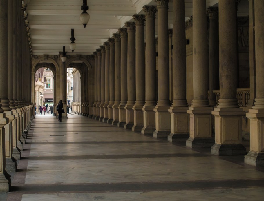 Университет Толедо колоннада