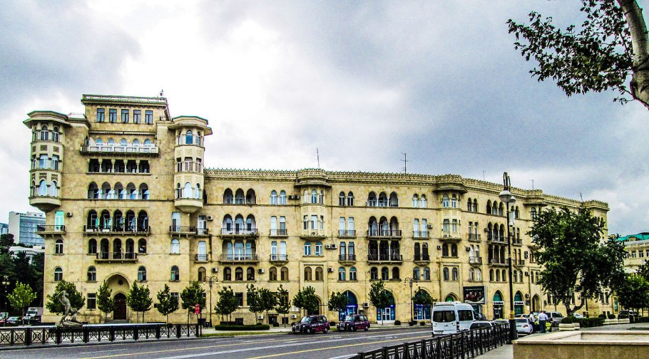 Академия наук Баку