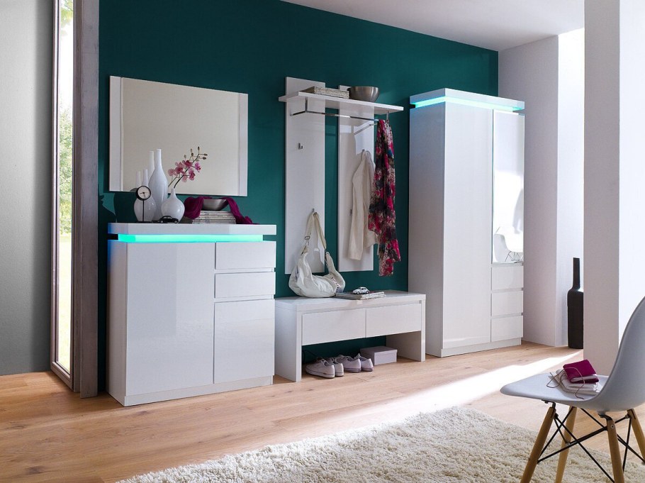 Прихожая в современном стиле