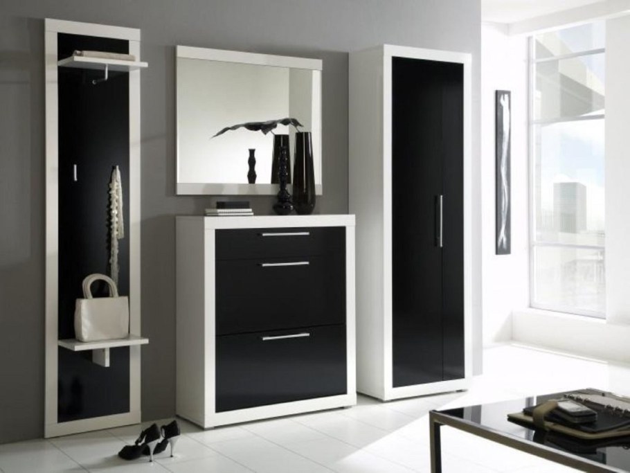 Комод с зеркалом в прихожую