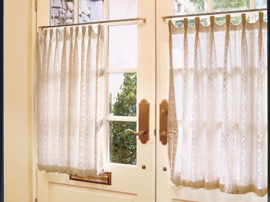 Занавески на витражные окна