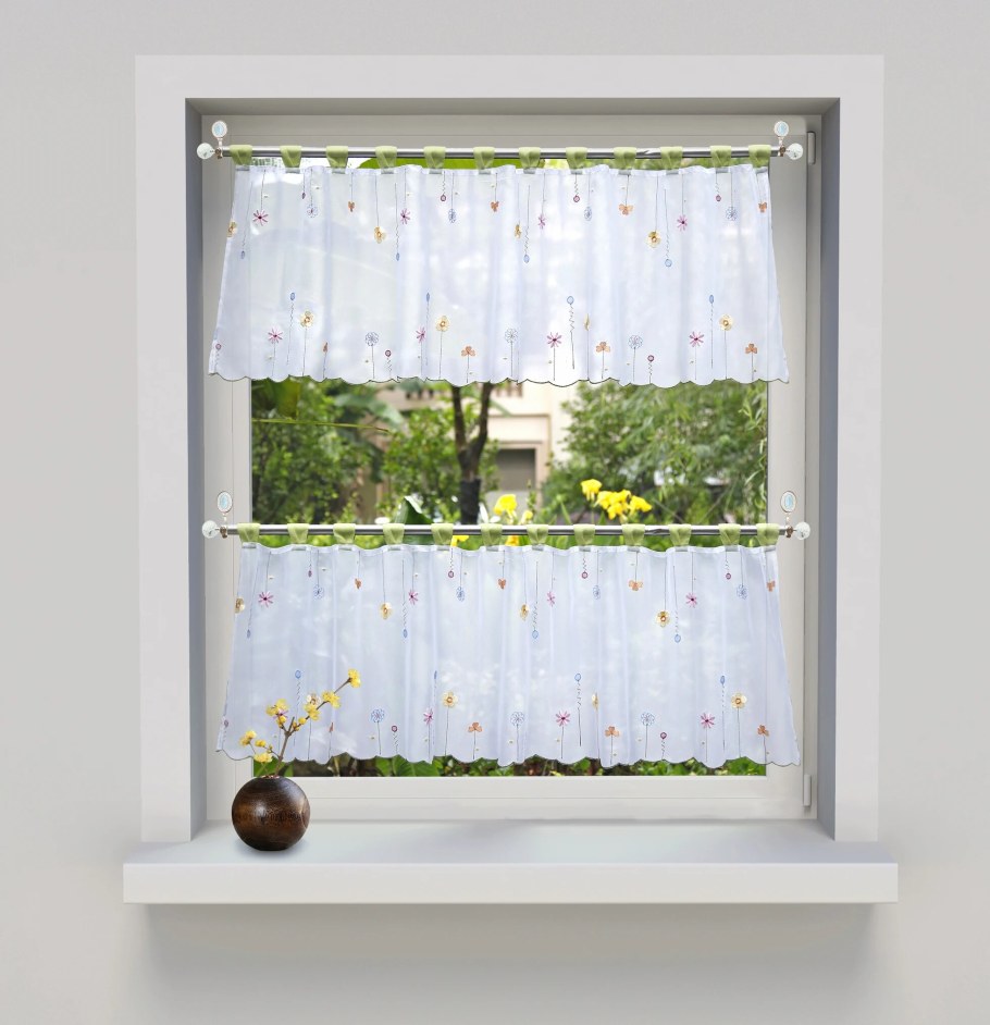 Шторки на половину окна