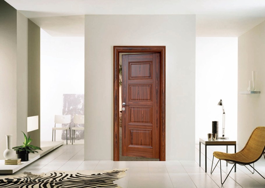 Открытая межкомнатная дверь