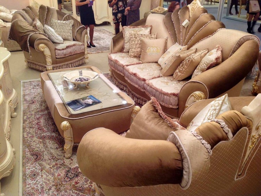 Стулья мадам Роял Италия мобил Рью