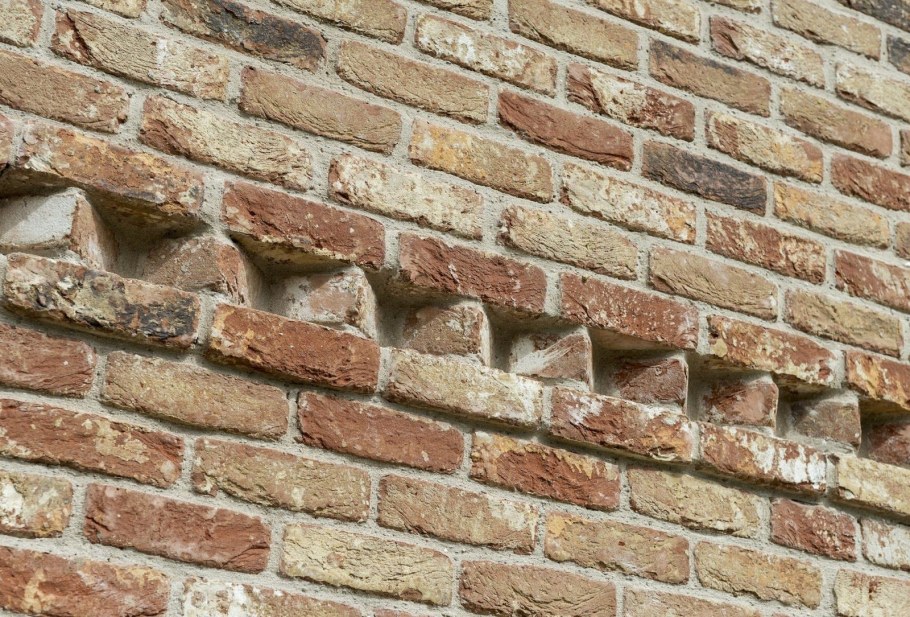 Старинная кирпичная кладка