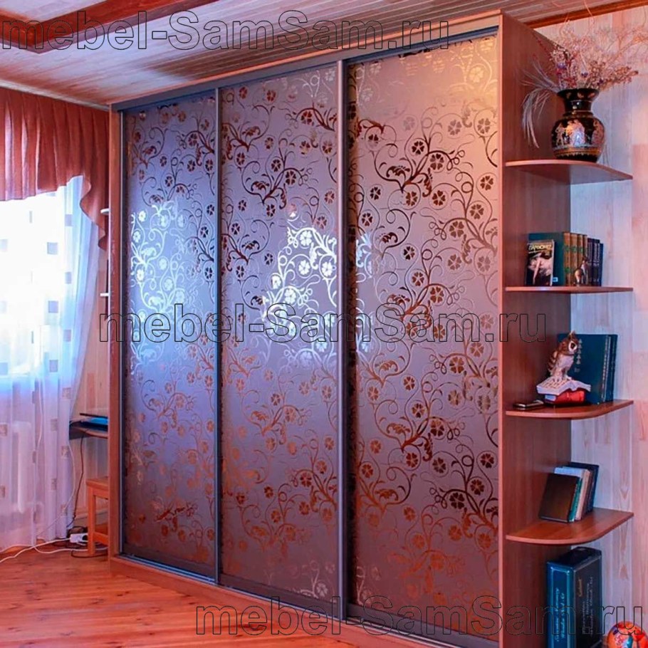 Встроенный шифоньер в спальню