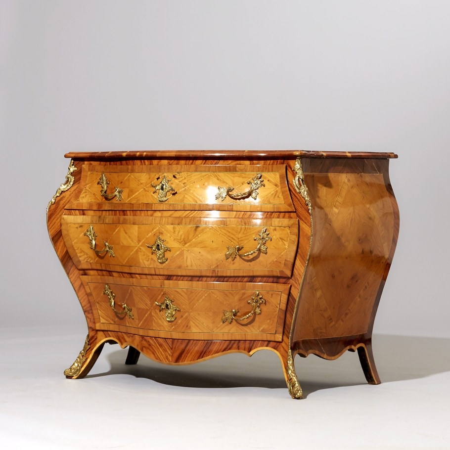 Мебель рококо 18 век кмод